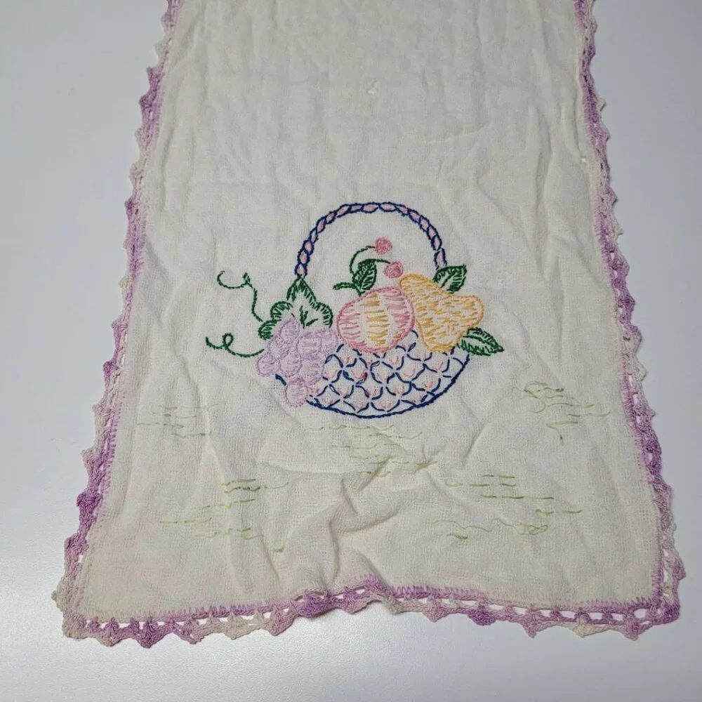 Table Runner this charming